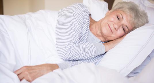النوم الجيد قد يقلل من خطر أمراض القلب والسكتة الدماغية